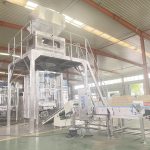 एक सेट स्वचालित 1-3.5 kg डिटर्जेंट पाउडर प्याकेजिङ्ग मेसिन डेलिभरीको लागि तयार छ।